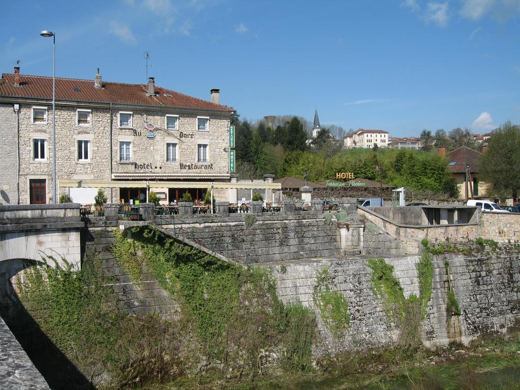 Au Faisan Dore Neuville-sur-Ain エクステリア 写真